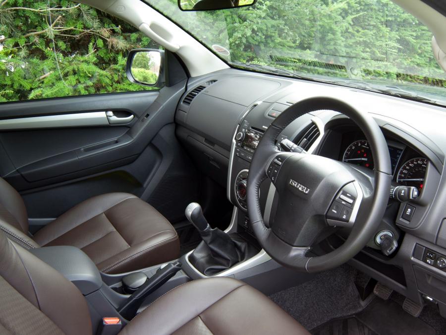  Isuzu D-Max Double Cab 2012 года  (UK) (фото 5 из 15)